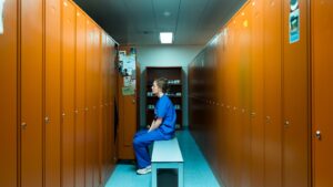 Late Shift Directed by Petra Biondina Volpe 2025 Starring Leonie Benesch, Sonja Riesen, Alireza Bayram, Selma Jamal Aldin, Margherita Schoch